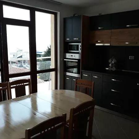 явор Apartament Balcic